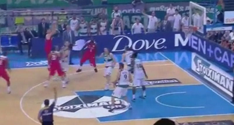 Το τρομερό τρίποντο του Μάντζαρη που έστειλε τον τελικό σε δεύτερη παράταση