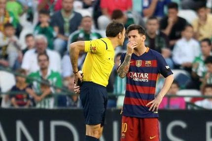 Κάτι τρέχει με τον Μέσι! Γιατί τα έχει με τους διαιτητές;