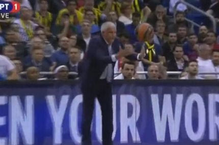 Η… πάσα στον Ομπράντοβιτς κι η αντίδραση του Σέρβου