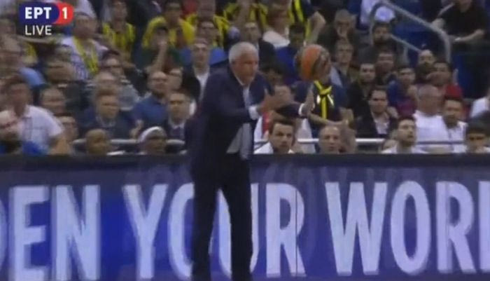 Η… πάσα στον Ομπράντοβιτς κι η αντίδραση του Σέρβου