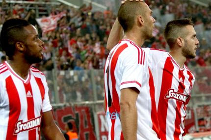 Τους ποδοσφαιριστές τους σκέφτεται κανείς;