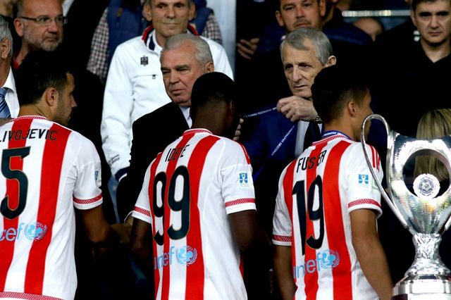 Έξαλλοι με Κοντονήκαι αστυνομία στον Ολυμπιακό