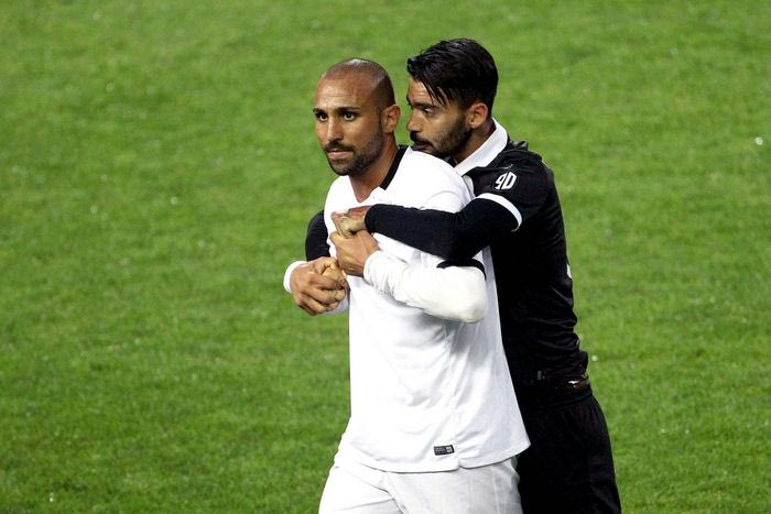 O Aθανασιάδης και οι σεκιούριτι χώρισαν τον Τζεμπούρ με τους παίκτες του ΠΑΟΚ στη φυσούνα