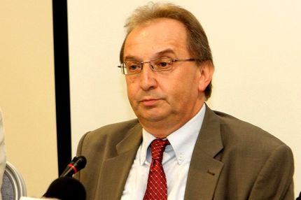 Παπακωνσταντίνου: “Πέφτει το μπάτζετ, αλλάζει το όνομα”