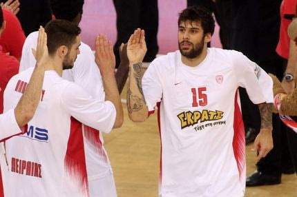 ΑΠΟΛΥΤΗ ΑΠΟΘΕΩΣΗ: Όλο το γήπεδο φώναζε για τον Πρίντεζη!