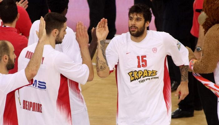 ΑΠΟΛΥΤΗ ΑΠΟΘΕΩΣΗ: Όλο το γήπεδο φώναζε για τον Πρίντεζη!