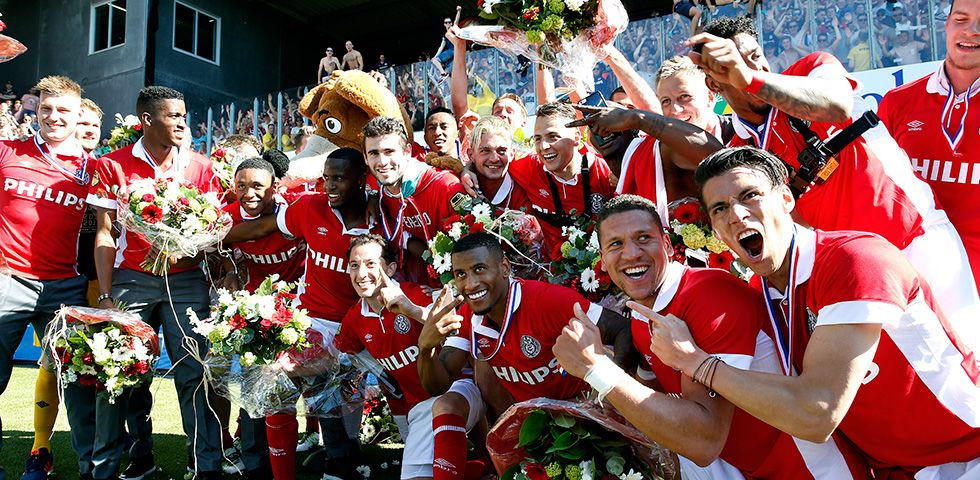 Η Αϊντχόφεν “έκλεψε” τον τίτλο από τον Άγιαξ