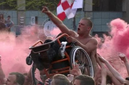 This is football: Ο πανηγυρισμός ανάπηρου οπαδού της PSV