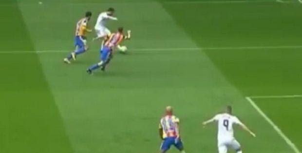 Πιο οφσάιντ δεν γίνεται το γκολ του Μπενζεμά!