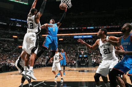 Μπρέικ και προβάδισμα για Θάντερ