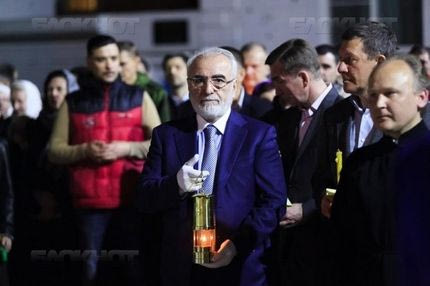 Το Άγιο Φως στο Ροστόφ από τον Σαββίδη