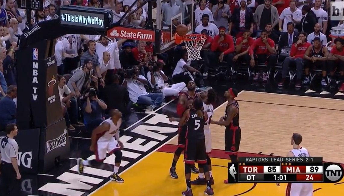 Τους έμεινε η μπάλα στο στεφάνι