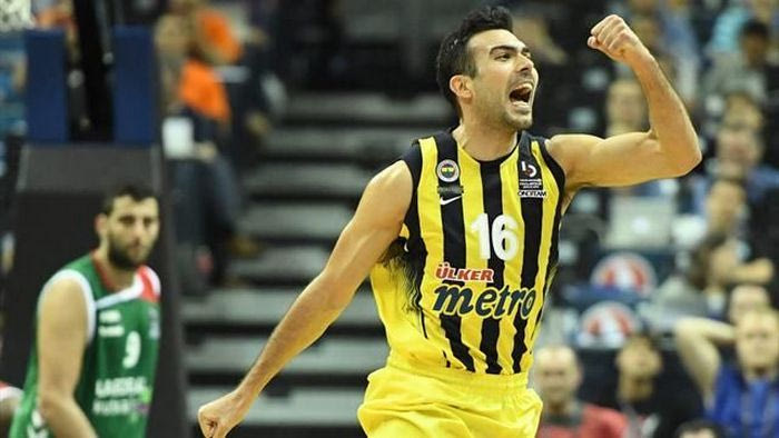 Το twitter υποκλίνεται σε Μπουρούση – Σλούκα