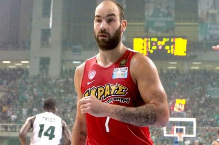 Υβριστικά συνθήματα για Σπανούλη