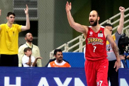 Τα τρίποντα του Σπανούλη που “σκότωσαν” την ΑΕΚ