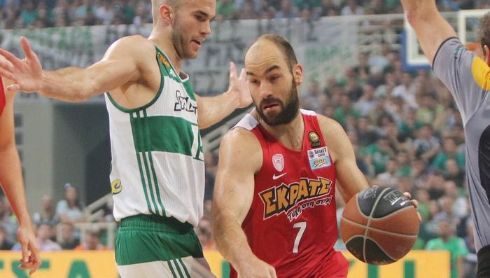 Χυδαίο υβριστικό σύνθημα για τη σύζυγο του Σπανούλη!