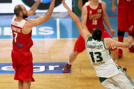 Υπόκλιση σε Σπανούλη από το διεθνή Τύπο: “Έστειλε για σύνταξη τον Διαμαντίδη με απίστευτο τρίποντο!”