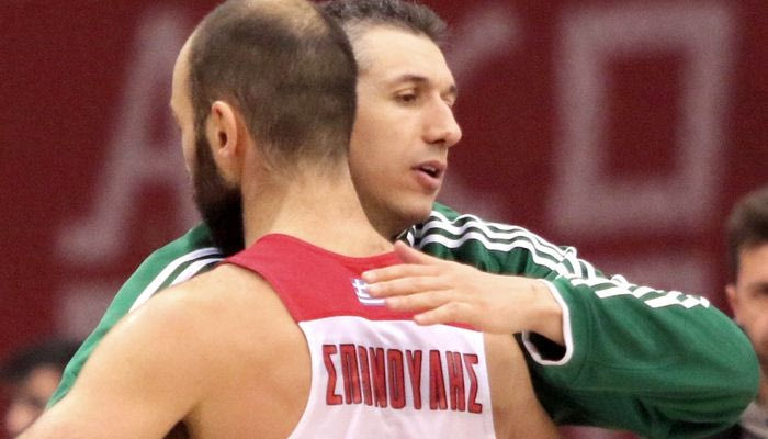 Χυδαία συνθήματα για Σπανούλη, αποθέωση σε Διαμαντίδη