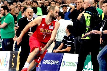 ΕΠΙΚΟ buzzer beater νικητήριο τρίποντο του Σπανούλη στο ΟΑΚΑ!