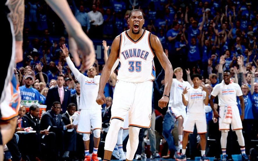 Η Θάντερ διέλυσε τους Σπερς και προκρίθηκε στους τελικούς της Δύσης