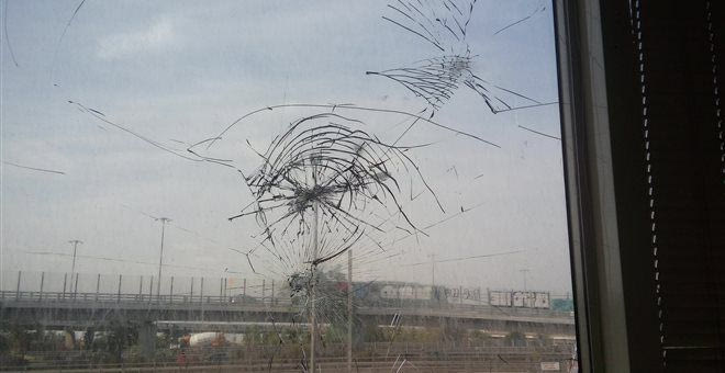 Επίθεση οπαδών του Ολυμπιακού σε τηλεοπτικό σταθμό