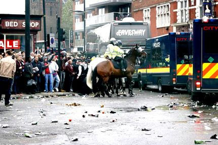 Δία βίου αποκλεισμός για δύο οπαδούς της Γούεστ Χαμ
