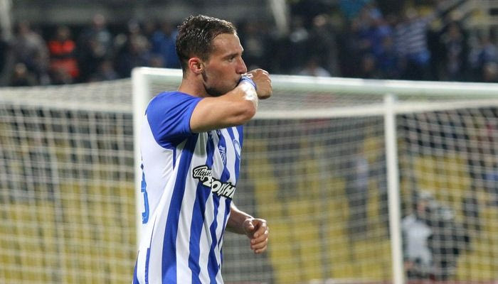 Ο Βέλλιος, η μάχη Ολυμπιακού, ΑΕΚ και ΠΑΟ και το εξωτερικό