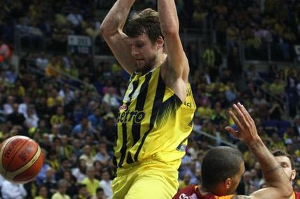 O Bέσελι έμεινε στην Φενέρμπαχτσε