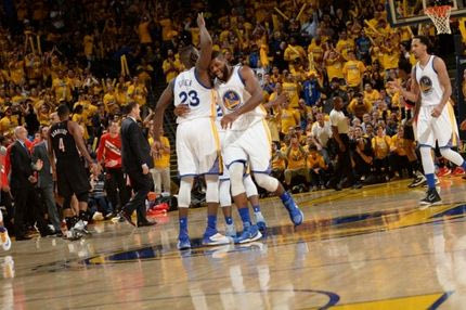 Δεύτερη νίκη για Γουόριορς, στο φινάλε η Χιτ