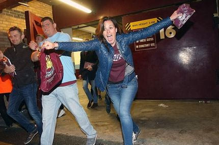 Καρατιές για ένα ενθύμιο από το “Upton Park”