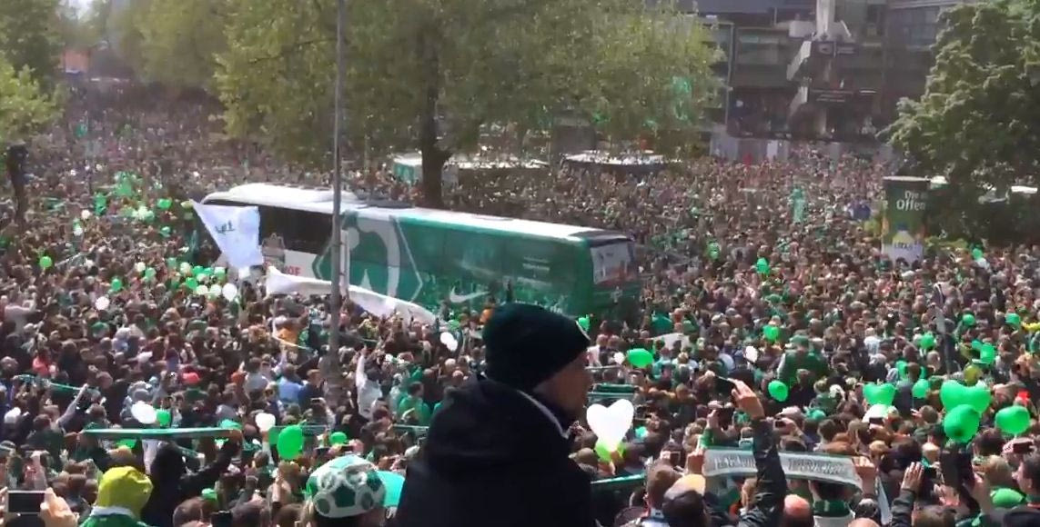 ΑΠΙΣΤΕΥΤΗ υποδοχή στη Βέρντερ που παλεύει για τη σωτηρία της