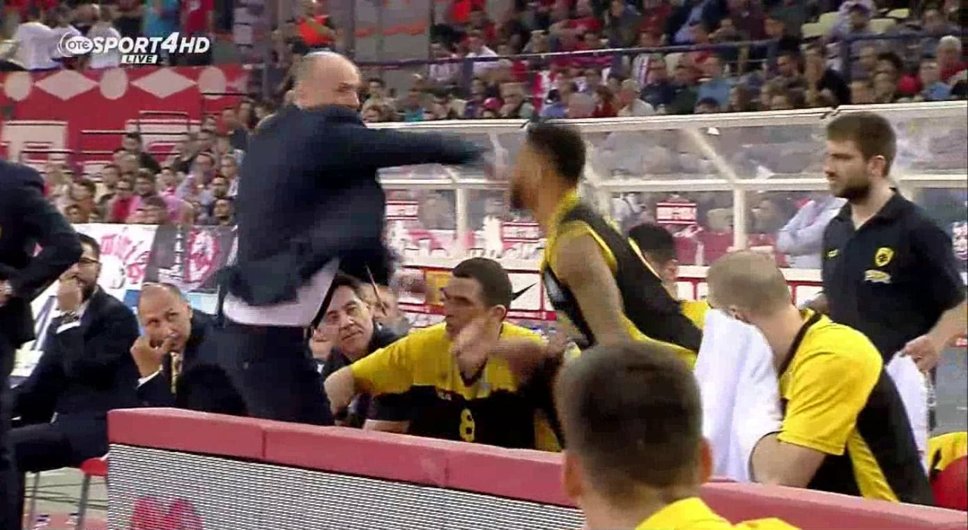 ΠΑΙΔΙΚΗ ΧΑΡΑ Η ΑΕΚ: Άγριο επεισόδιο Γκριν-Ζντοβτς!