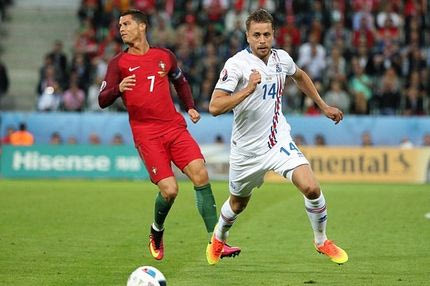 “Πληρωμένη” απάντηση από διεθνή Ισλανδό για τον αλαζόνα Ρονάλντο