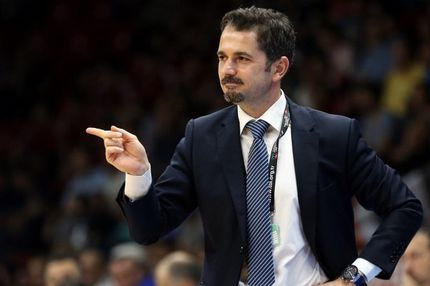 Από την Εφές στην Άλμπα ο Τσακί