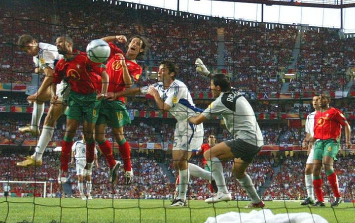 Η κεφαλιά του Χαριστέα στις 10 κορυφαίες στιγμές του Euro