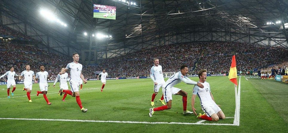 “Γκρέμισαν” τον φωτογράφο ο Άγγλοι παίκτες