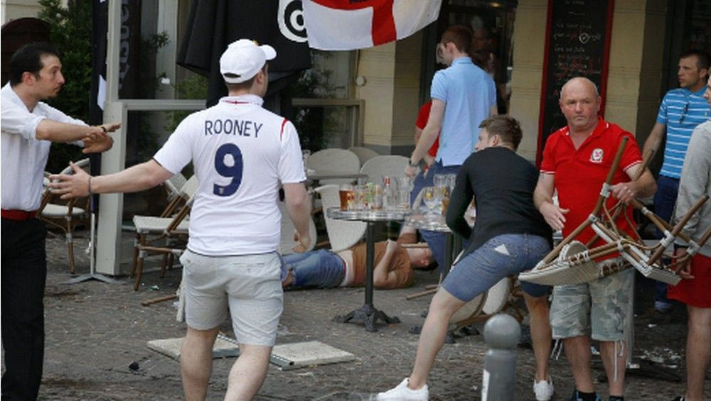 Άρχισαν να “σπάνε” τη Λιλ Ρώσοι και Άγγλοι