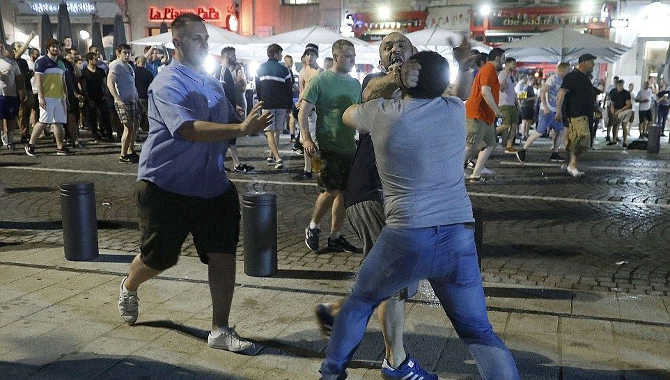 Βαριά τιμωρία στο άψε-σβήσε για Αγγλο χούλιγκαν