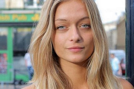 Αυτή είναι η 19χρονη Γαλλίδα που τρέλανε τους Ιρλανδούς!