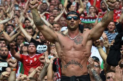 Το αυγό έσπασε, το φίδι έρπει στη Γαλλία