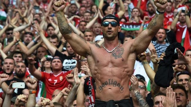 Το αυγό έσπασε, το φίδι έρπει στη Γαλλία