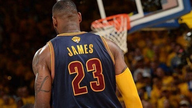 Λεμπρόν Τζέιμς: Η… μοναξιά του Βασιλιά