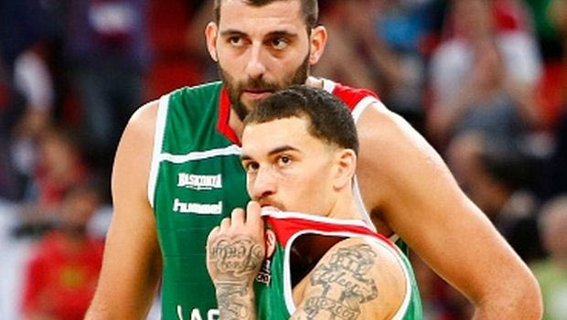 Κοντά στον Μάικ Τζέιμς, η πρόταση για Μπουρούση