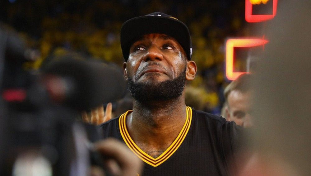 Ο Τζέιμς κυνηγά “το φάντασμα από το Σικάγο”