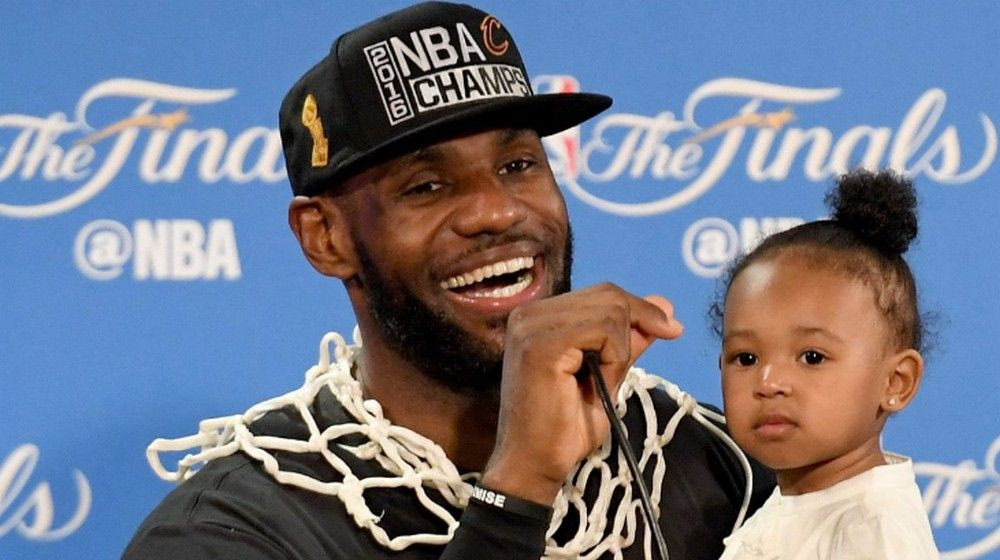 Τρολάρισμα σε Κάρι: Με μπλουζάκι… Warrior ο Λεμπρόν Τζέιμς!