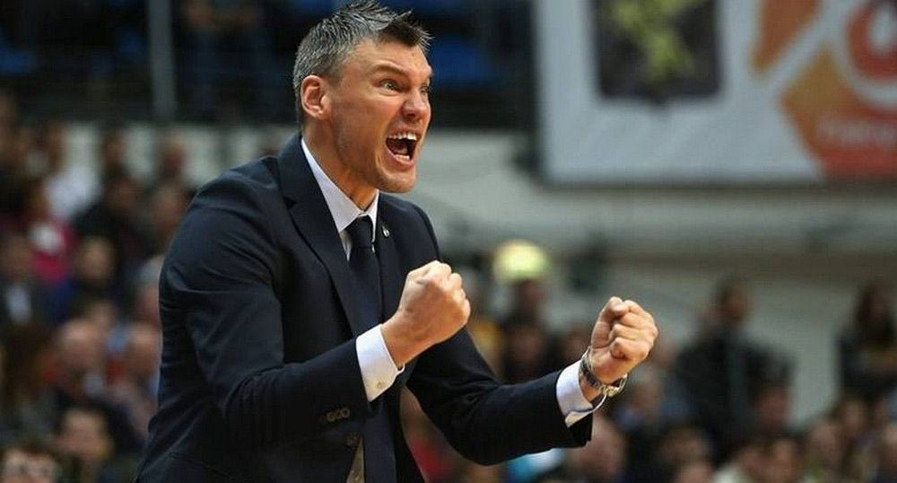 Τελειώνει ο Πασκουάλ, έτοιμος για Μπαρτσελόνα ο Γιασικεβίτσιους