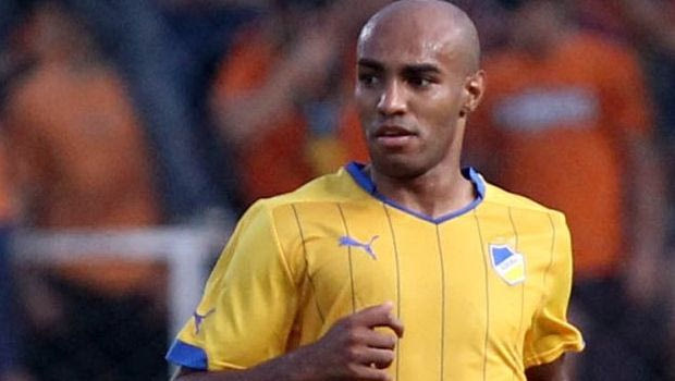 Στα άκρα ΑΠΟΕΛ-Καρλάο