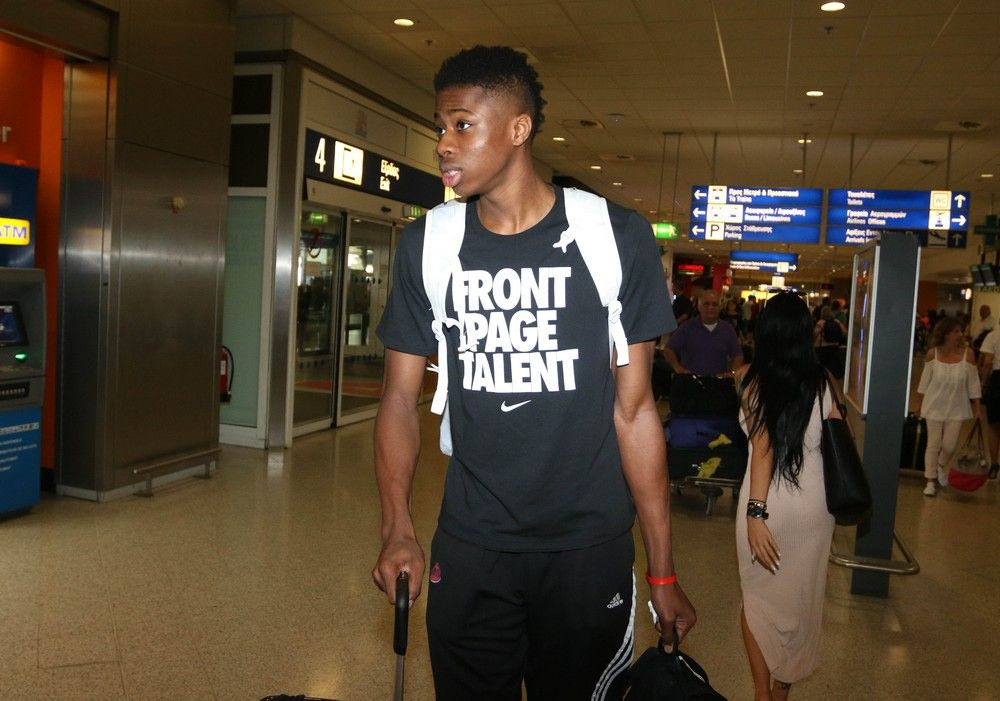 Ο Κώστας Αντετοκούνμπο στο… εθνικό καθήκον