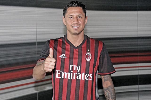 Επίσημα στη Μίλαν ο Λαπαντούλα