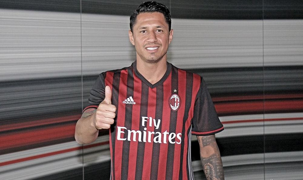 Επίσημα στη Μίλαν ο Λαπαντούλα